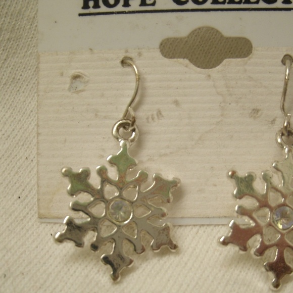 vintage Silver Snowflake Dangle Earrings - Picture 8 of 8
